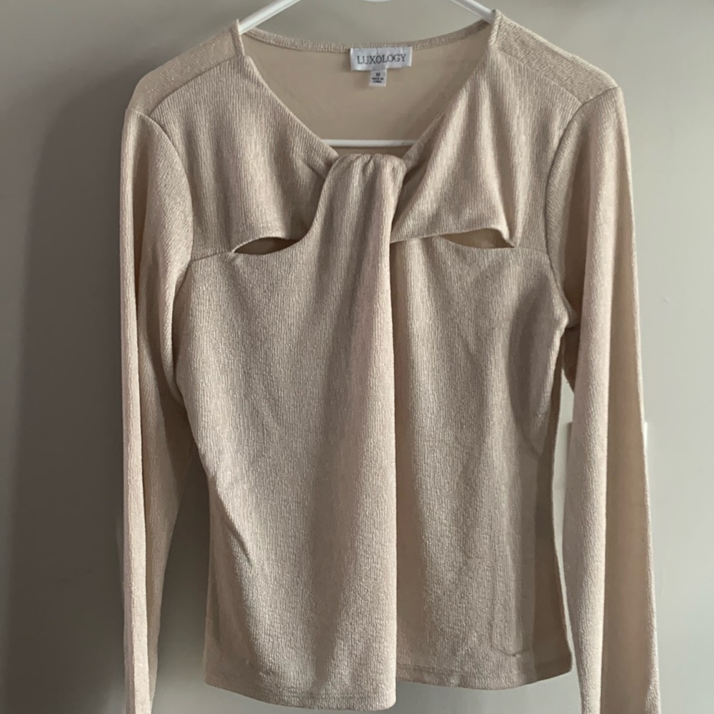 Luxology woman’s sweater